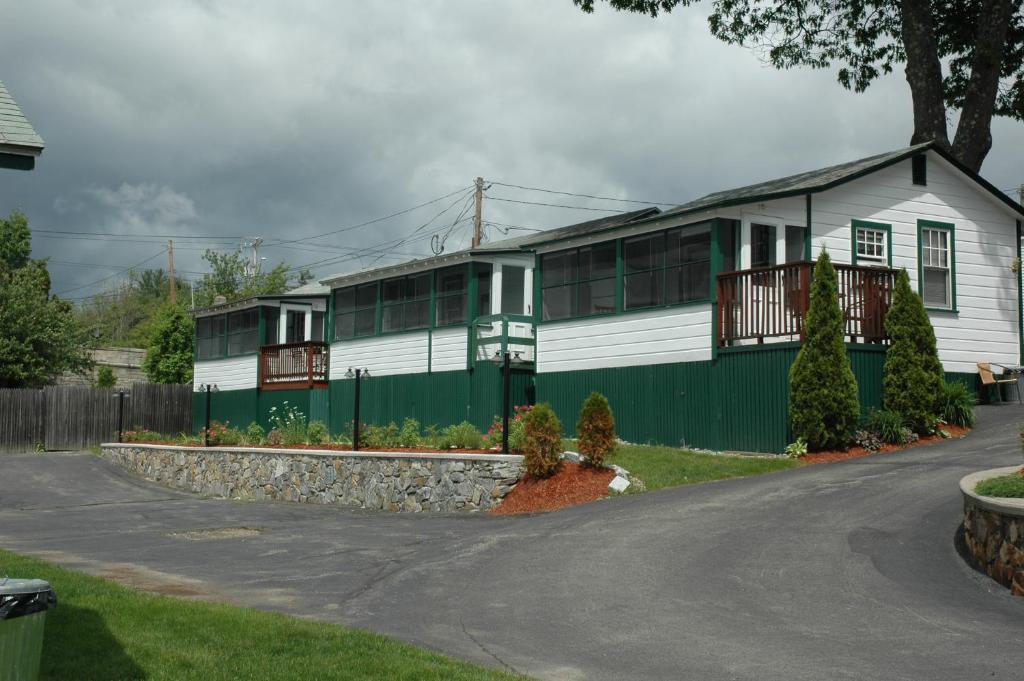 Channel Waterfront Cottages Вейрс-Бич Номер фото