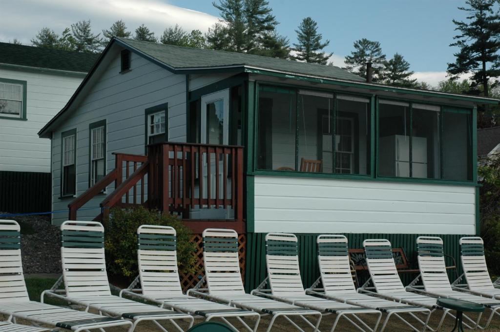 Channel Waterfront Cottages Вейрс-Бич Номер фото