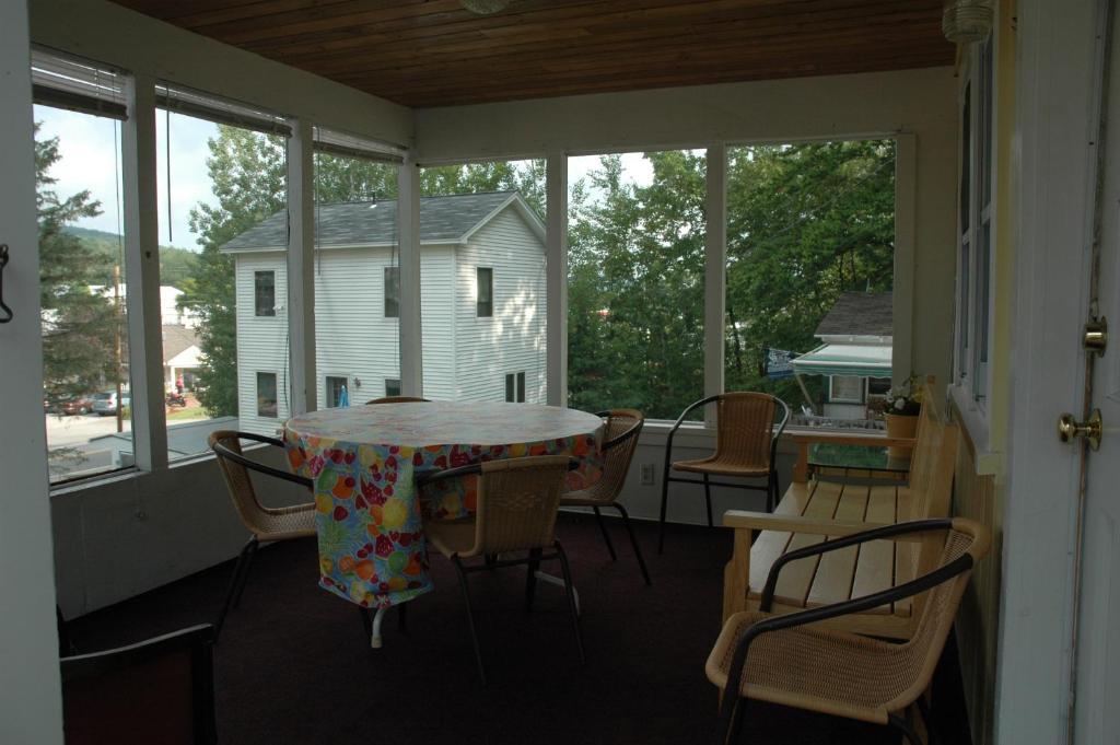 Channel Waterfront Cottages Вейрс-Бич Номер фото
